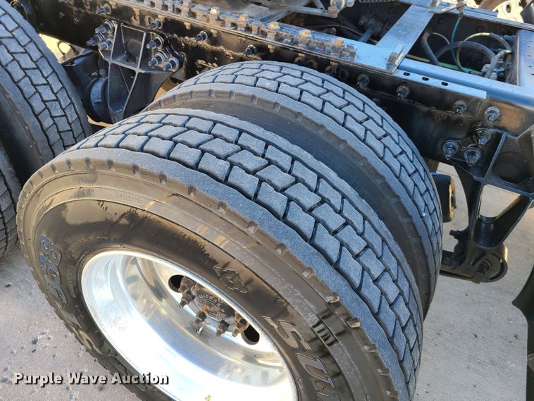 image for item EL9522 2014 International ProStar  semi truck