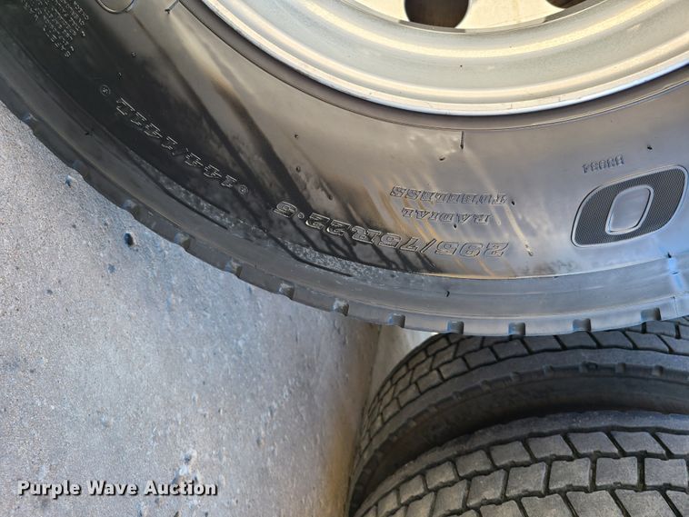 image for item EL9522 2014 International ProStar  semi truck