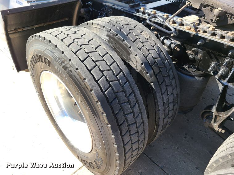 image for item EL9522 2014 International ProStar  semi truck