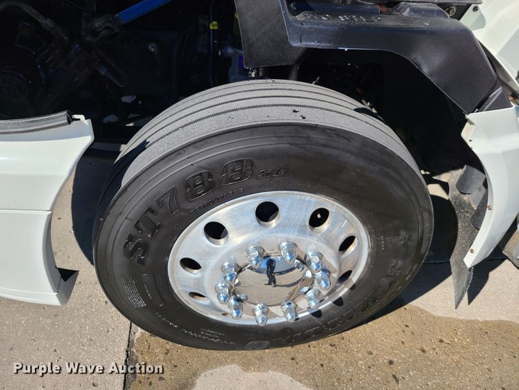 image for item EL9522 2014 International ProStar  semi truck