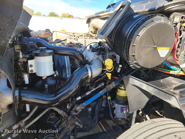 image for item EL9522 2014 International ProStar  semi truck