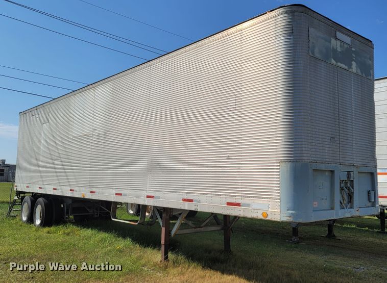 image for item ET9014 1971 Fruehauf FB9F240 dry van trailer