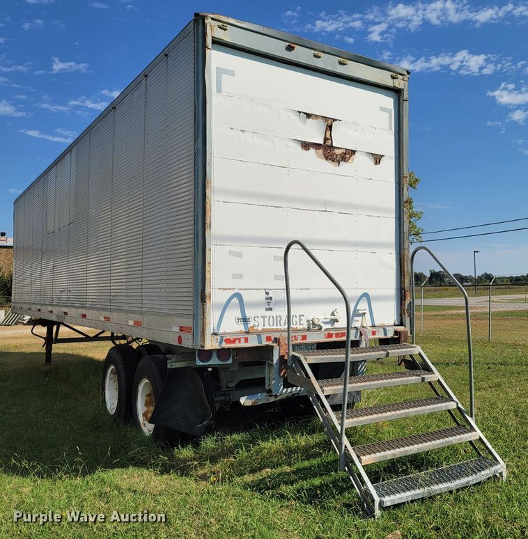 image for item ET9014 1971 Fruehauf FB9F240 dry van trailer