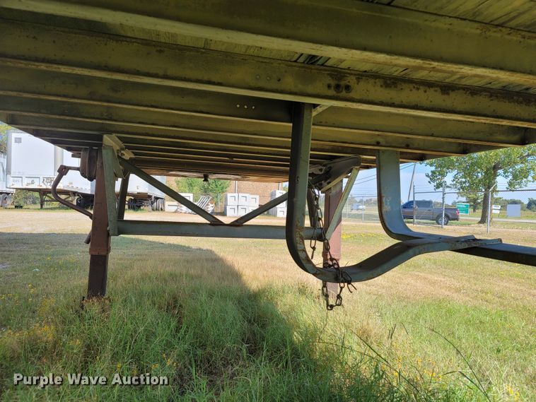 image for item ET9014 1971 Fruehauf FB9F240 dry van trailer