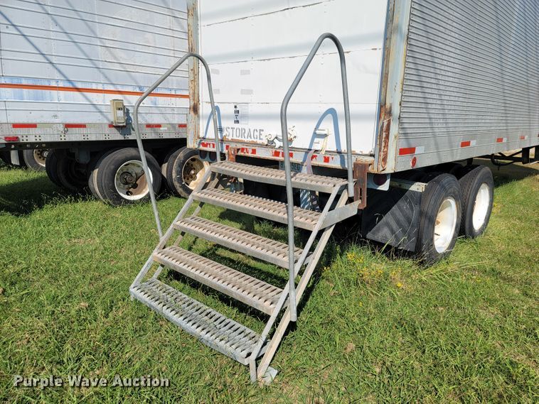 image for item ET9014 1971 Fruehauf FB9F240 dry van trailer