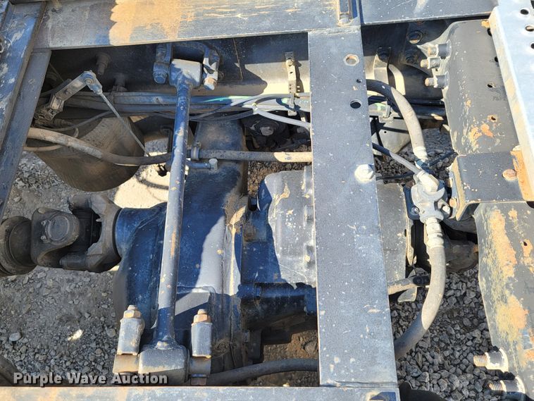 image for item ET9017 2004 International 9200  semi truck