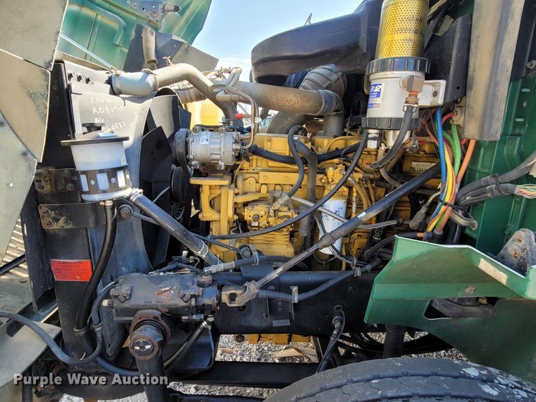 image for item ET9017 2004 International 9200  semi truck