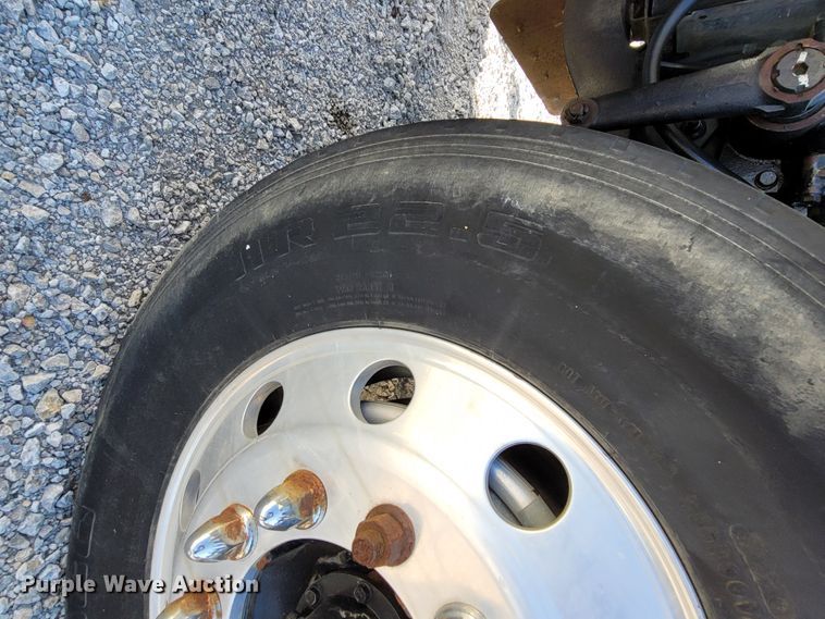 image for item ET9017 2004 International 9200  semi truck