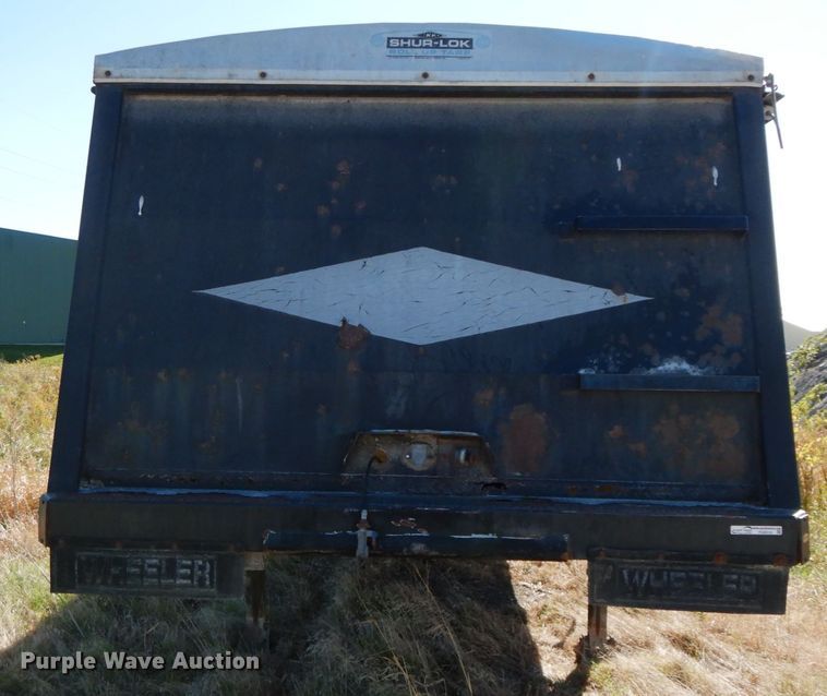 image for item FG9510 1994 Wheeler double hopper bottom grain trailer