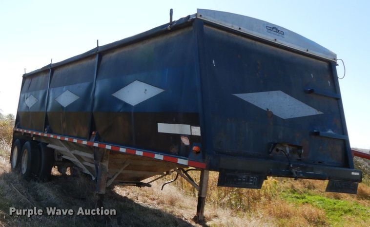 image for item FG9510 1994 Wheeler double hopper bottom grain trailer