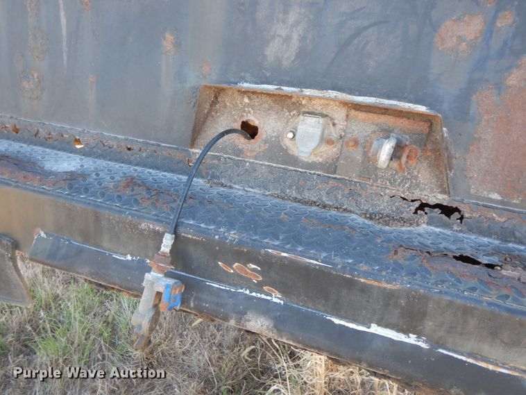 image for item FG9510 1994 Wheeler double hopper bottom grain trailer