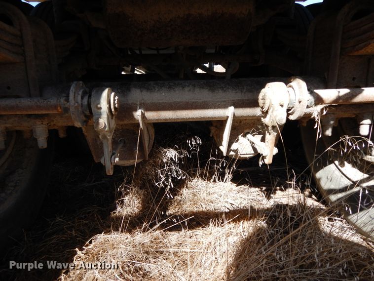 image for item FG9510 1994 Wheeler double hopper bottom grain trailer