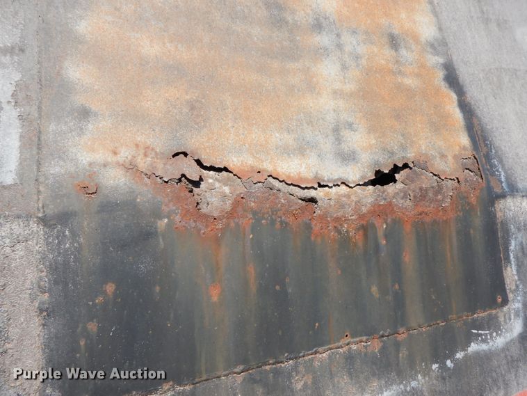 image for item FG9510 1994 Wheeler double hopper bottom grain trailer