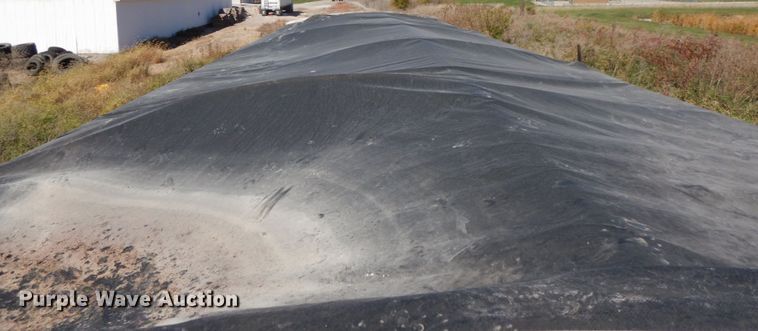 image for item FG9510 1994 Wheeler double hopper bottom grain trailer