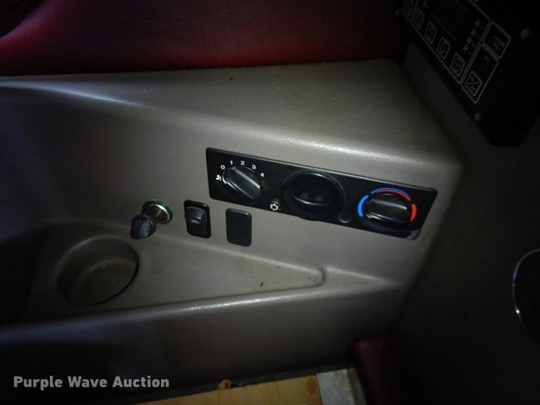 image for item FN9330 2009 Peterbilt 387  semi truck