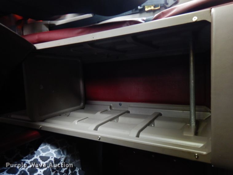 image for item FN9330 2009 Peterbilt 387  semi truck