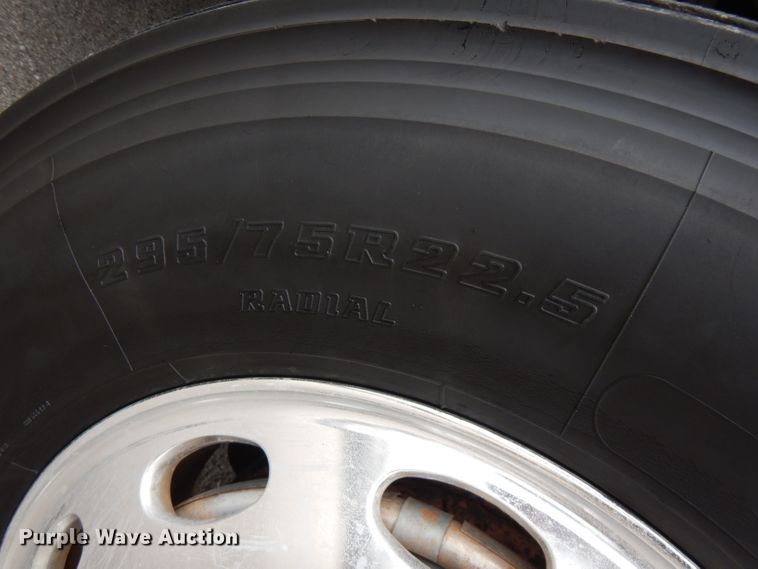 image for item FN9330 2009 Peterbilt 387  semi truck