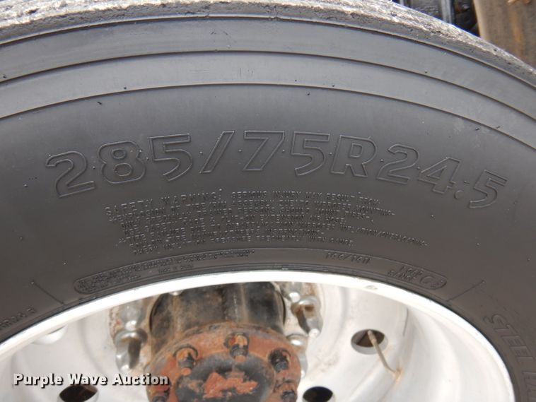 image for item FN9330 2009 Peterbilt 387  semi truck