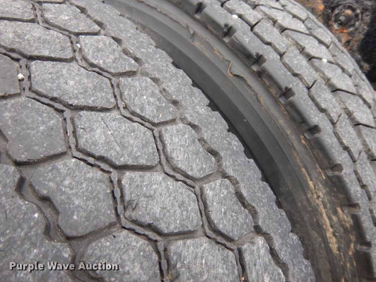 image for item FN9330 2009 Peterbilt 387  semi truck