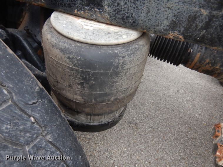 image for item FN9330 2009 Peterbilt 387  semi truck