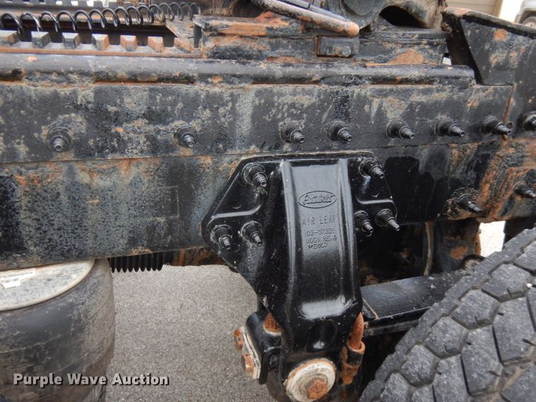 image for item FN9330 2009 Peterbilt 387  semi truck