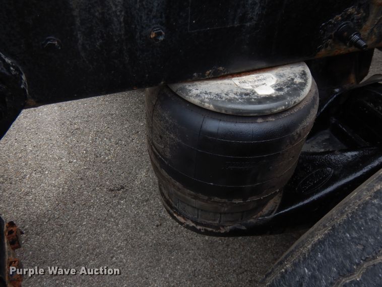 image for item FN9330 2009 Peterbilt 387  semi truck