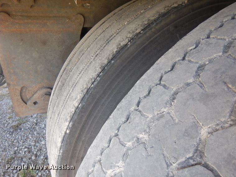 image for item FR9236 2007 Transmobile dry van trailer