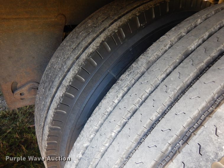 image for item FR9236 2007 Transmobile dry van trailer