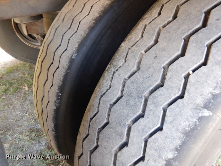 image for item FR9236 2007 Transmobile dry van trailer