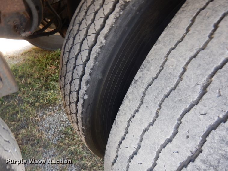 image for item FR9236 2007 Transmobile dry van trailer