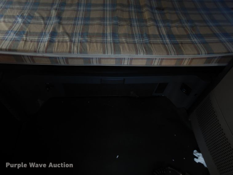 image for item FR9238 2011 Freightliner Cascadia 125  semi truck