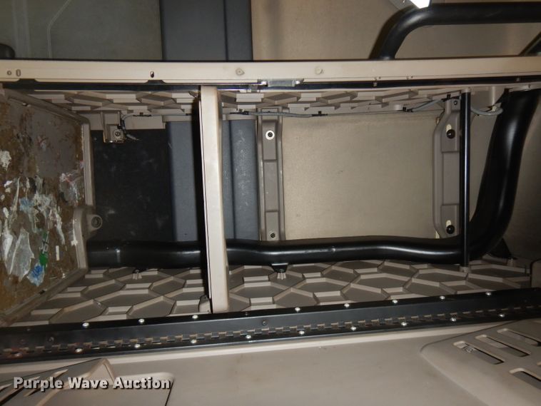 image for item FR9238 2011 Freightliner Cascadia 125  semi truck