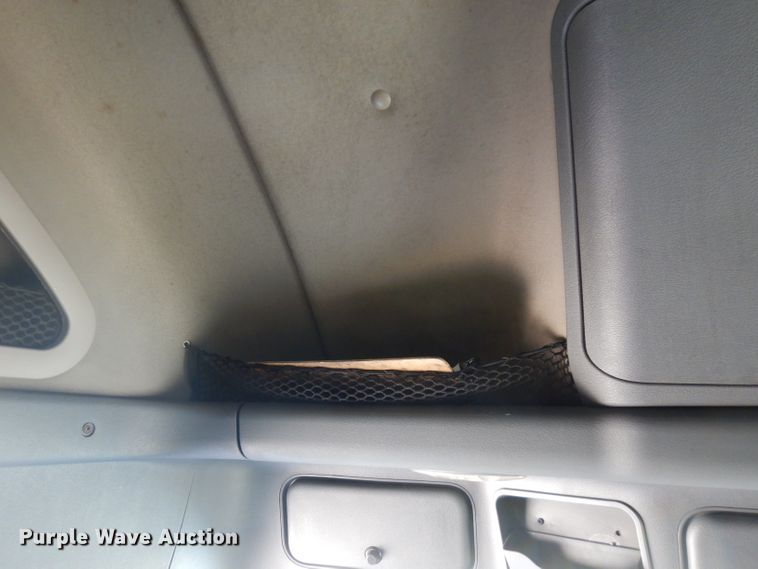 image for item FR9238 2011 Freightliner Cascadia 125  semi truck