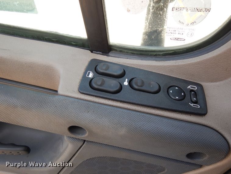 image for item FR9238 2011 Freightliner Cascadia 125  semi truck