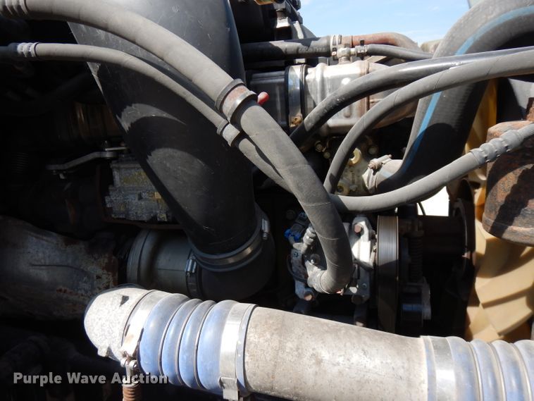 image for item FR9238 2011 Freightliner Cascadia 125  semi truck