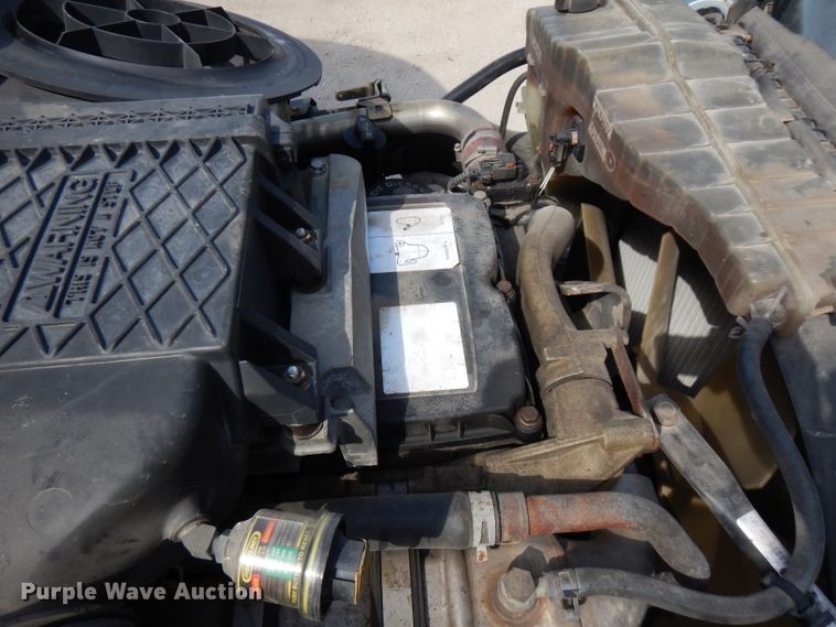 image for item FR9238 2011 Freightliner Cascadia 125  semi truck