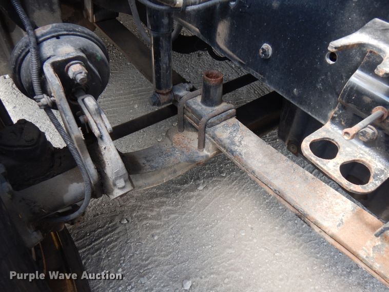 image for item FR9238 2011 Freightliner Cascadia 125  semi truck