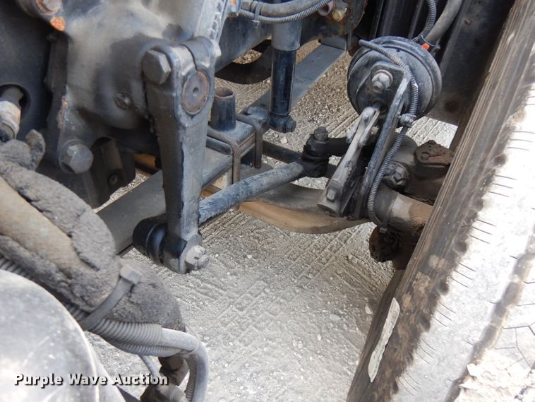 image for item FR9238 2011 Freightliner Cascadia 125  semi truck