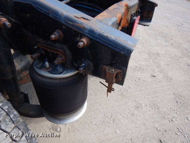 image for item FR9238 2011 Freightliner Cascadia 125  semi truck