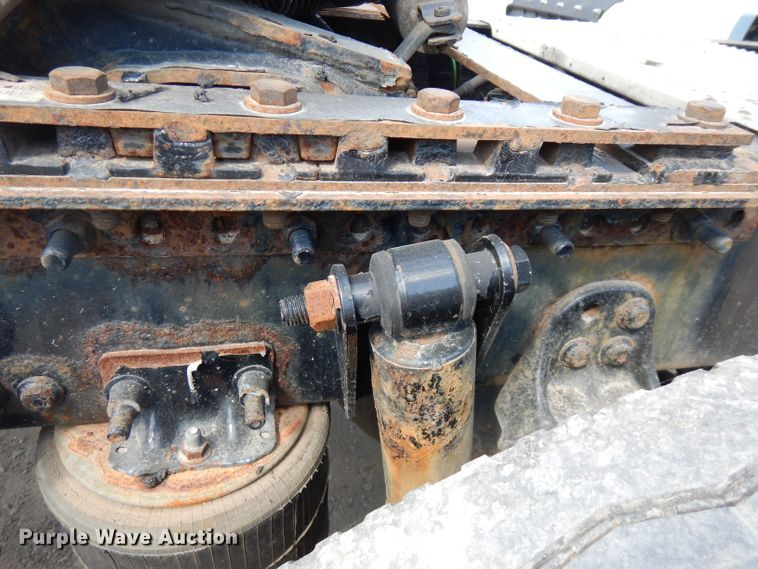 image for item FR9238 2011 Freightliner Cascadia 125  semi truck