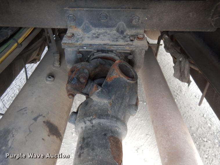 image for item FR9238 2011 Freightliner Cascadia 125  semi truck