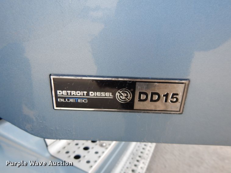 image for item FR9238 2011 Freightliner Cascadia 125  semi truck