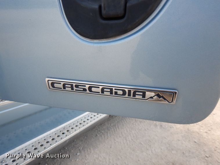 image for item FR9238 2011 Freightliner Cascadia 125  semi truck