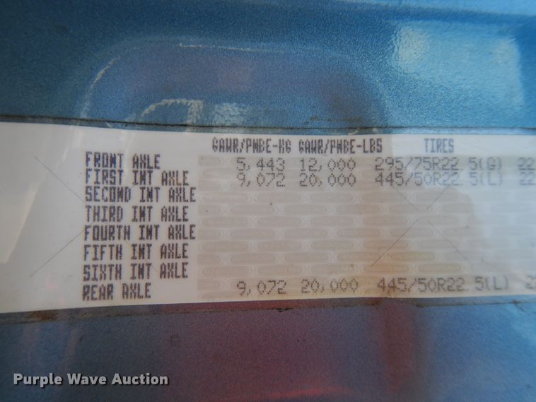 image for item FR9238 2011 Freightliner Cascadia 125  semi truck