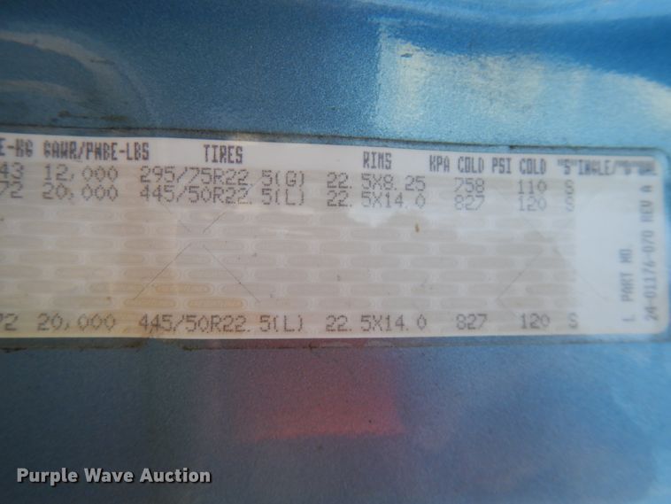 image for item FR9238 2011 Freightliner Cascadia 125  semi truck