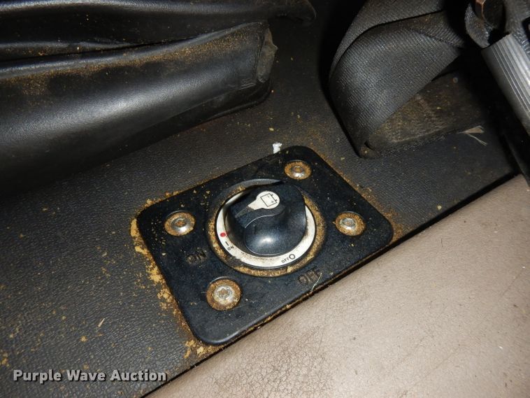 image for item FR9238 2011 Freightliner Cascadia 125  semi truck