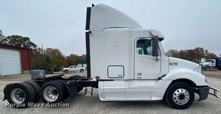 image for item HA9663 2012 Freightliner Columbia  glider kit semi truck