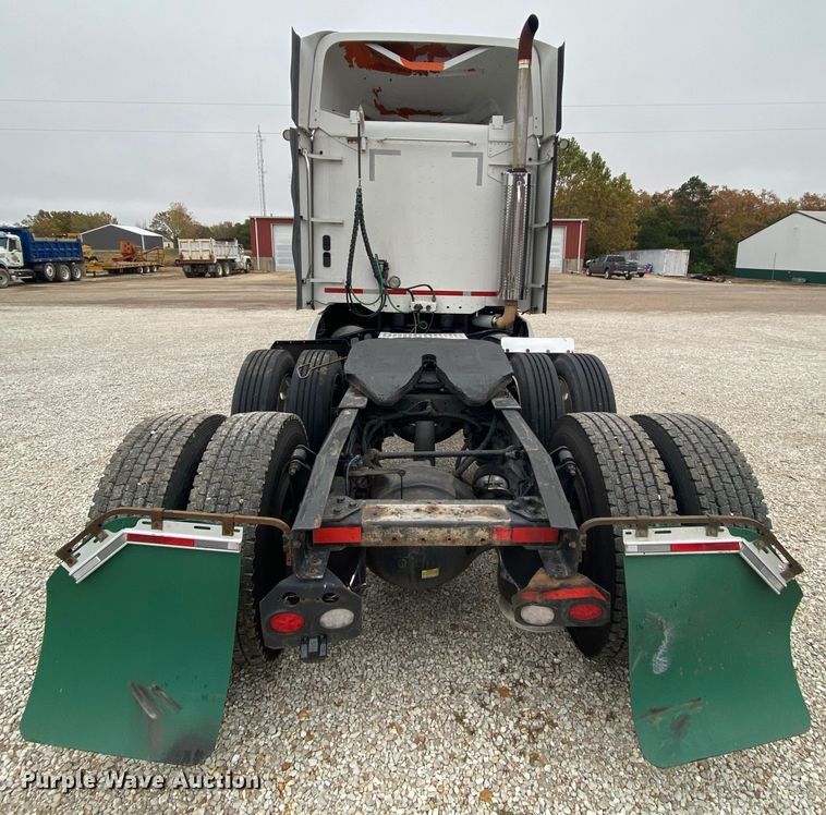 image for item HA9663 2012 Freightliner Columbia  glider kit semi truck