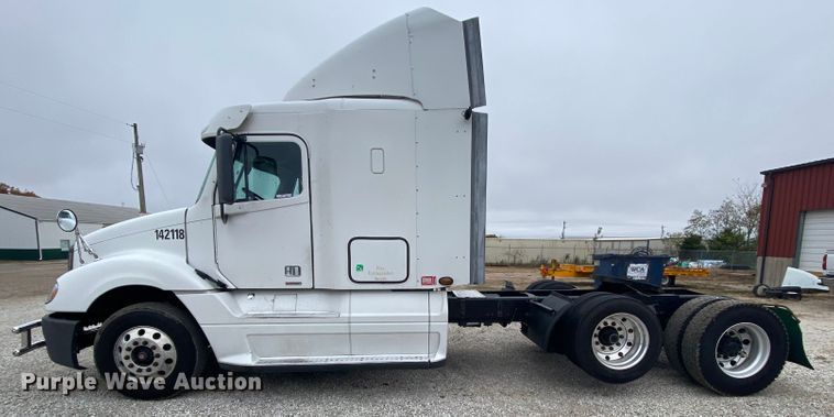 image for item HA9663 2012 Freightliner Columbia  glider kit semi truck