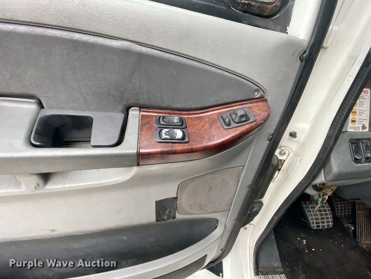 image for item HA9663 2012 Freightliner Columbia  glider kit semi truck